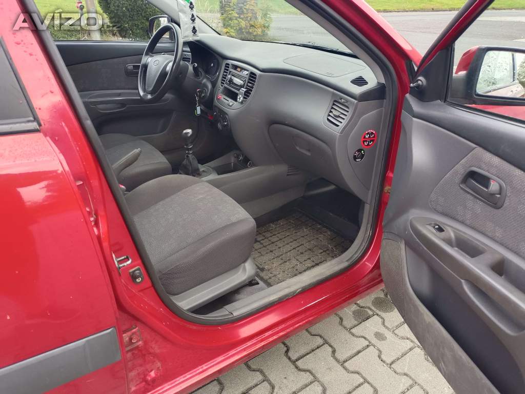 Foto inzerátu Kia Rio 1.4/71 kW, najeto pouze 112 tkm, nová STK 