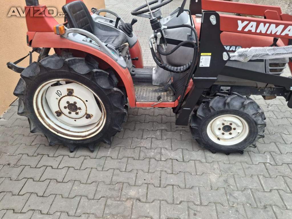 Foto inzerátu Malotraktor Yanmar AF17 s nakladačem 17 HP, 4x4