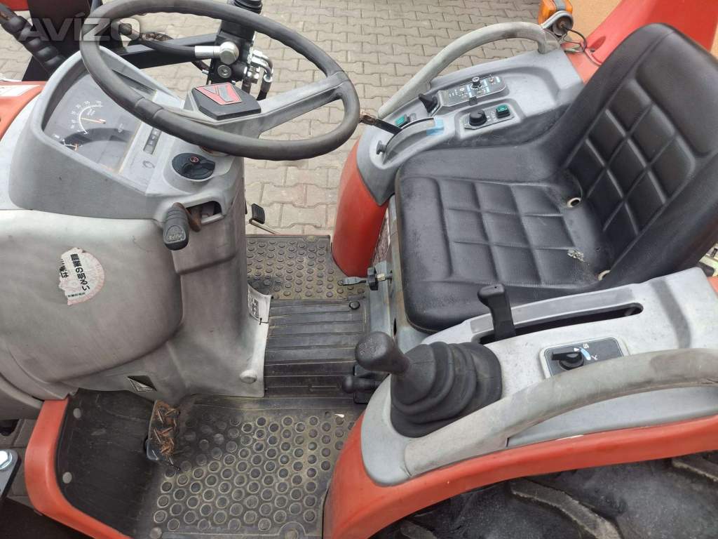 Foto inzerátu Malotraktor Yanmar AF17 s nakladačem 17 HP, 4x4