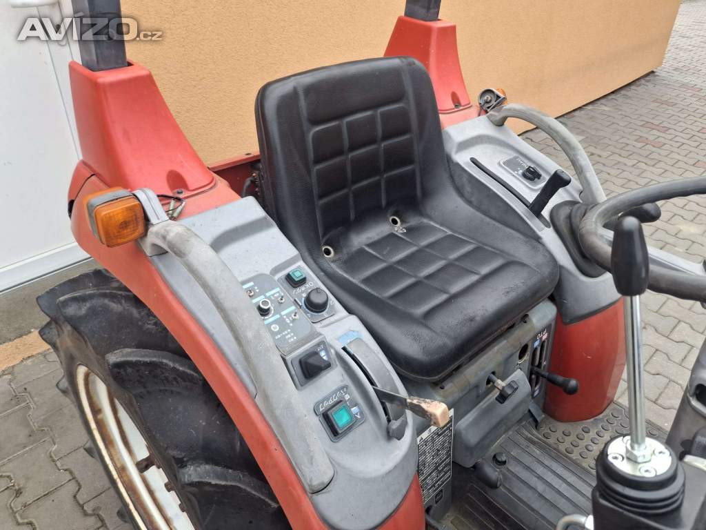 Foto inzerátu Malotraktor Yanmar AF17 s nakladačem 17 HP, 4x4