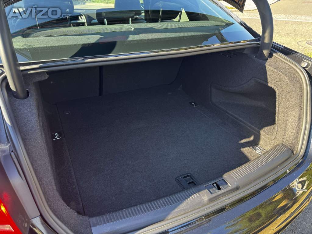 Foto inzerátu Audi A4 Sedan S-line