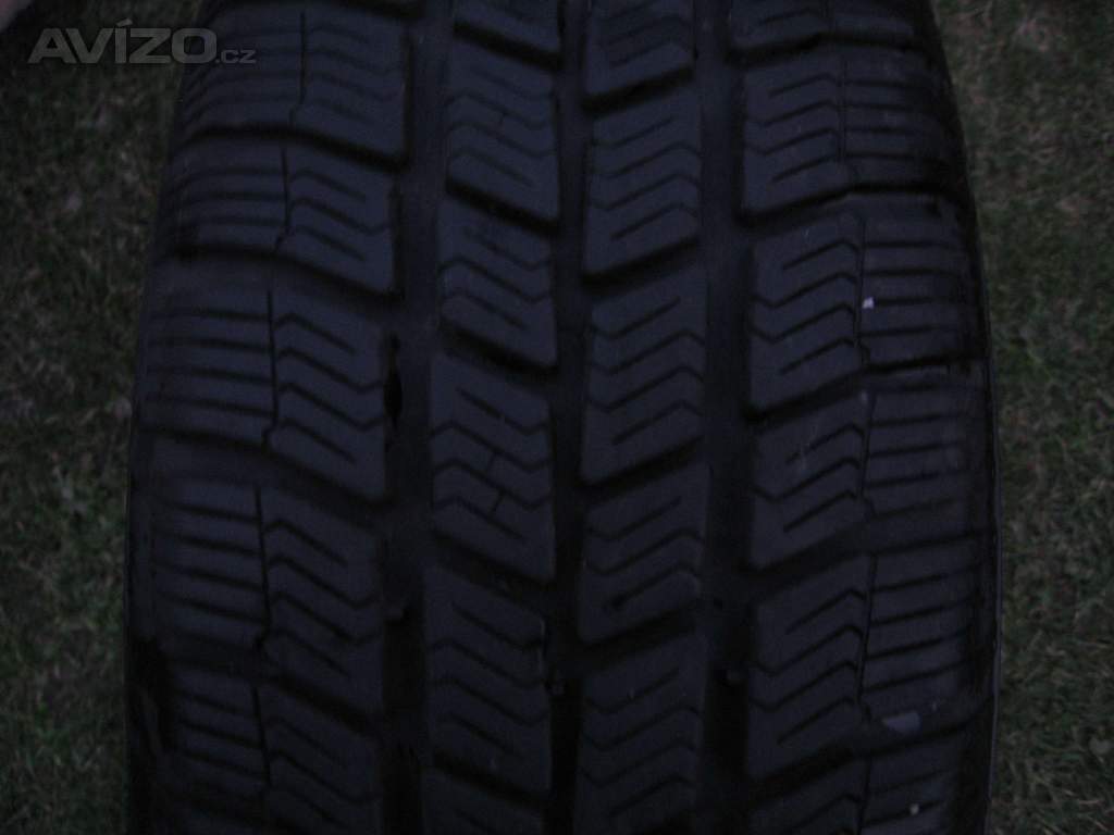 PRODÁM ZIMNÍ PNEU 185/60R15 BARUM POLARIS3 88T 8x