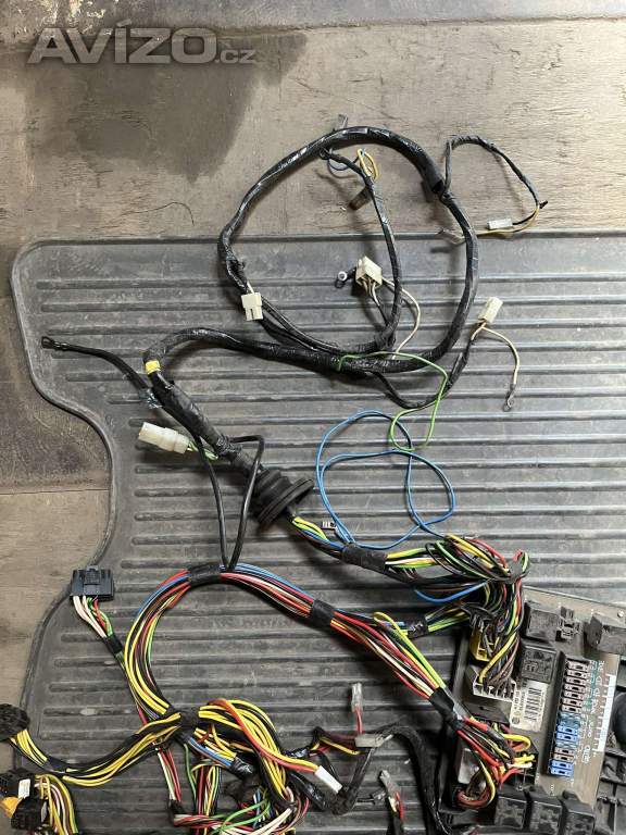 Foto inzerátu Elektroinstalace FAVORIT karburátor 93/94