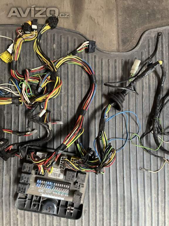Foto inzerátu Elektroinstalace FAVORIT karburátor 93/94
