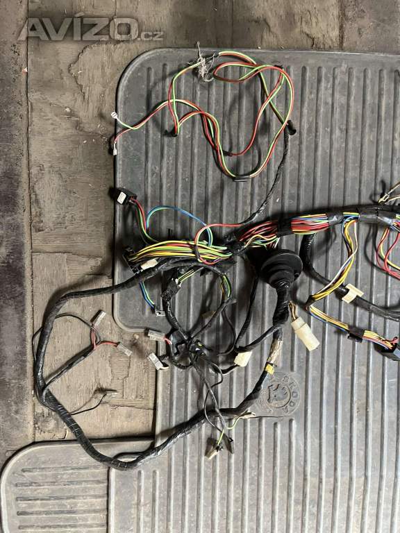 Foto inzerátu Elektroinstalace FAVORIT karburátor 93/94
