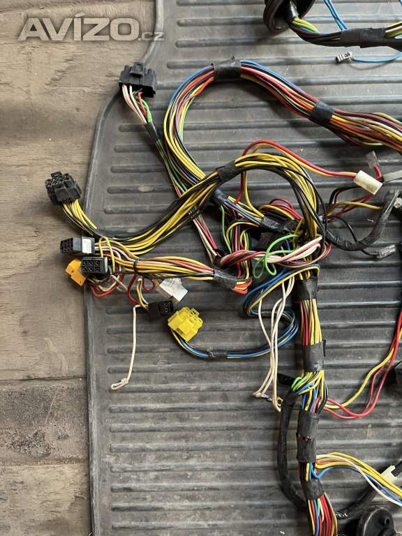 Foto inzerátu Elektroinstalace FAVORIT karburátor 93/94