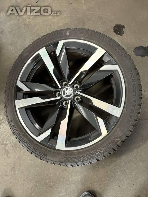 Foto inzerátu Prodám zimní pneu Nokian 215/45 R18