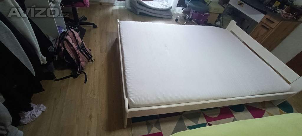 Postel 140 x 200 s roštem i matrací 