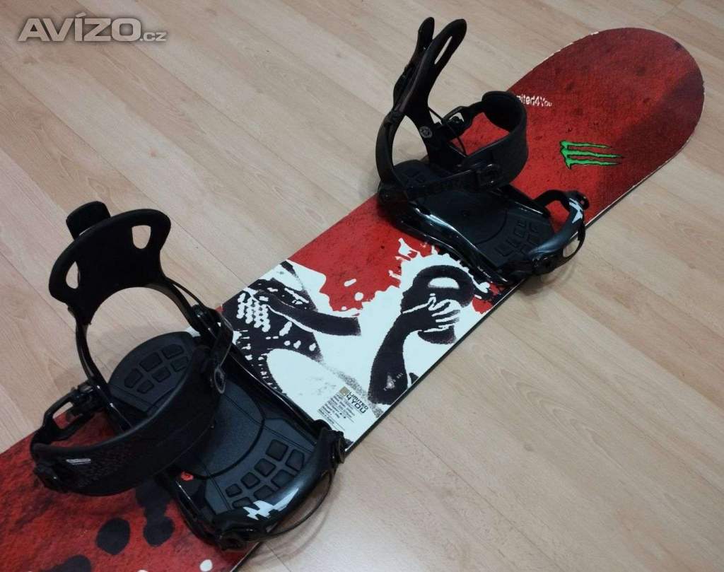 Foto inzerátu Snowboardový komplet