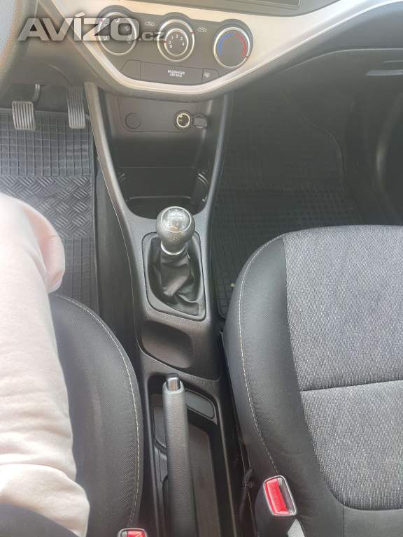 Foto inzerátu Kia Picanto 2013 1.0L benzín - nízký nájezd (64 702km)