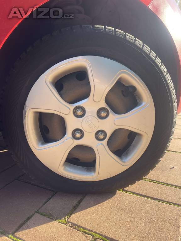 Foto inzerátu Kia Picanto 2013 1.0L benzín - nízký nájezd (64 702km)