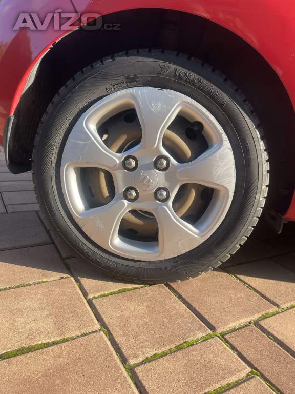 Foto inzerátu Kia Picanto 2013 1.0L benzín - nízký nájezd (64 702km)