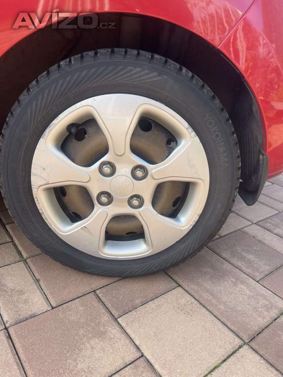 Foto inzerátu Kia Picanto 2013 1.0L benzín - nízký nájezd (64 702km)