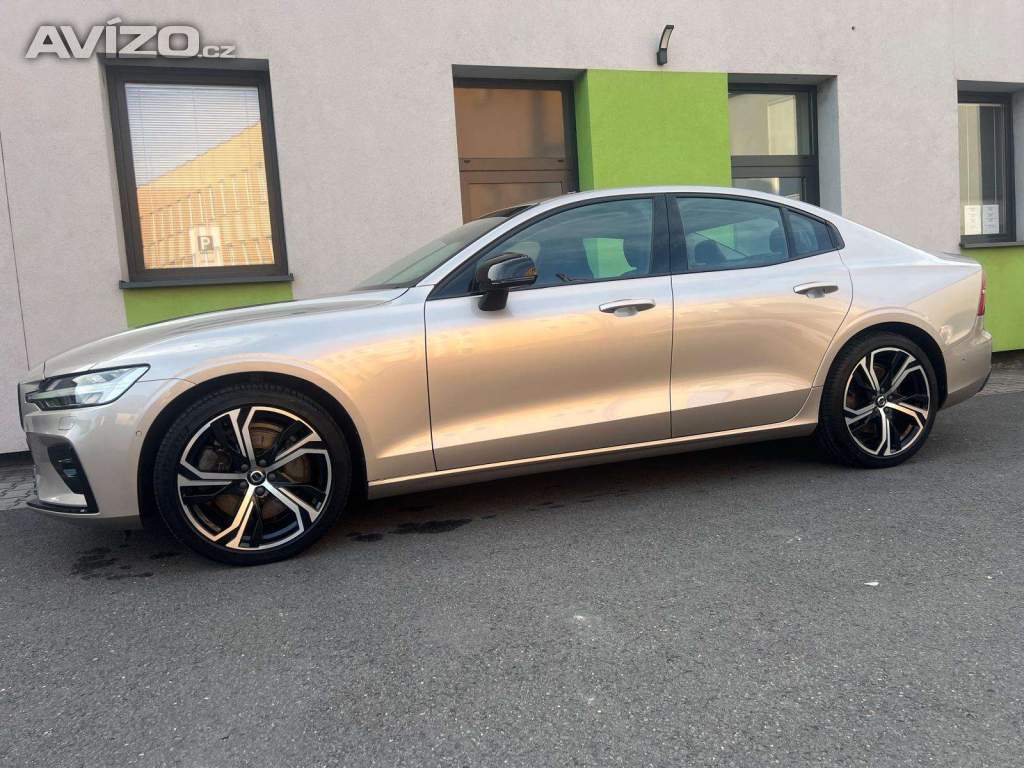 Foto inzerátu Volvo S60 B5 AWD Ultimate Dark | HUD | Pilot Assist | Panorama | 33 000 km | 1. majitel