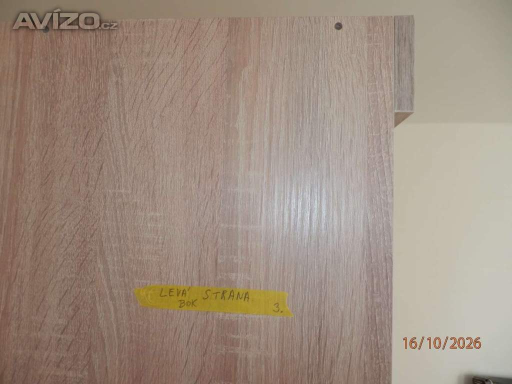 Foto inzerátu Skříň s posuvnými dveřmi a úložným prostorem Nová 2Roky stará. 195x181x60,5cm.