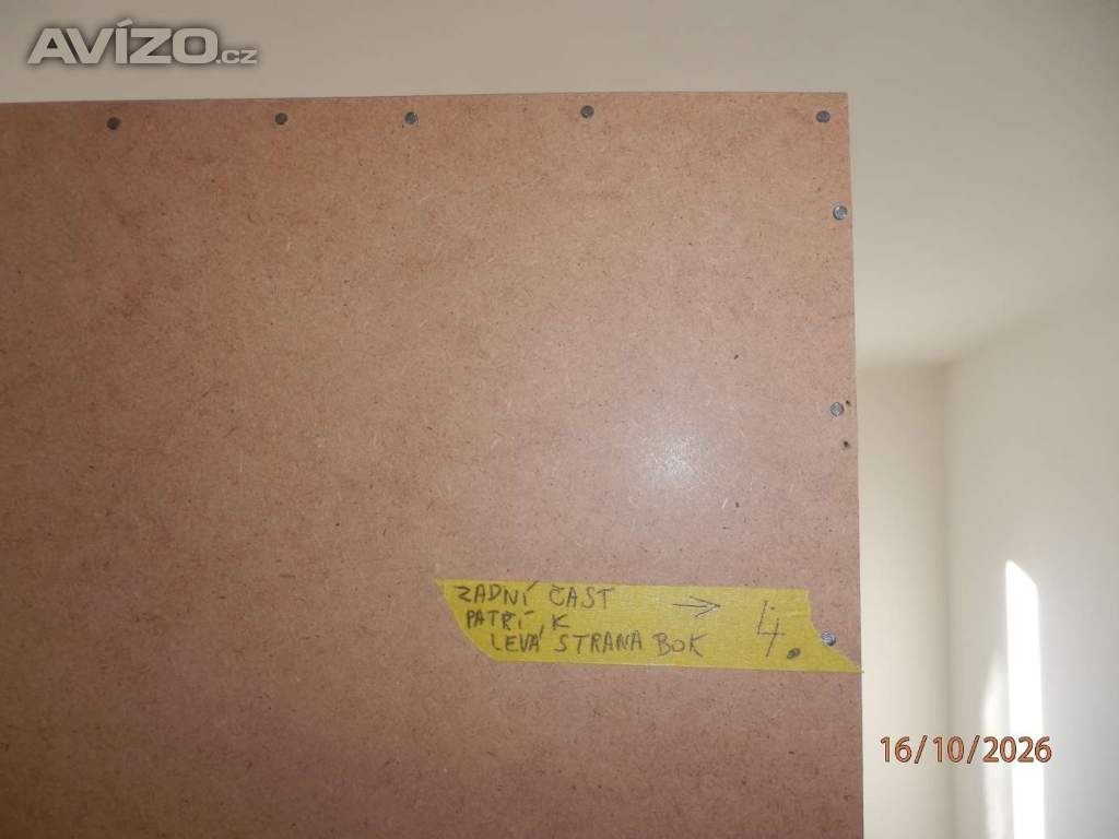 Foto inzerátu Skříň s posuvnými dveřmi a úložným prostorem Nová 2Roky stará. 195x181x60,5cm.