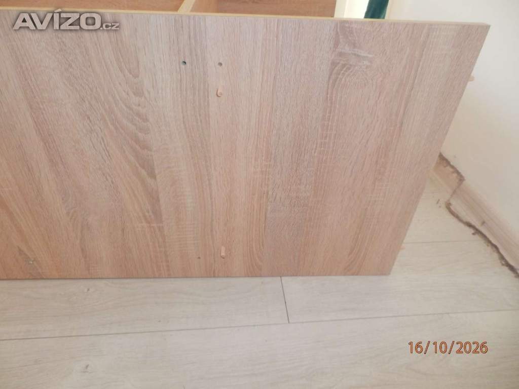 Foto inzerátu Skříň s posuvnými dveřmi a úložným prostorem Nová 2Roky stará. 195x181x60,5cm.