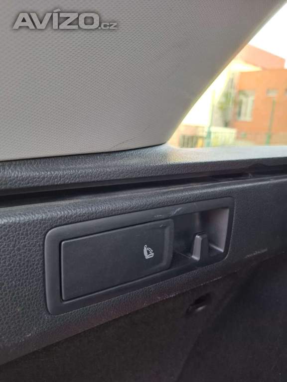 Foto inzerátu Volkswagen Golf Variant 2017, automat, kombi, Diesel