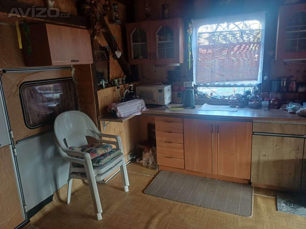 Foto inzerátu Chata s karavanem