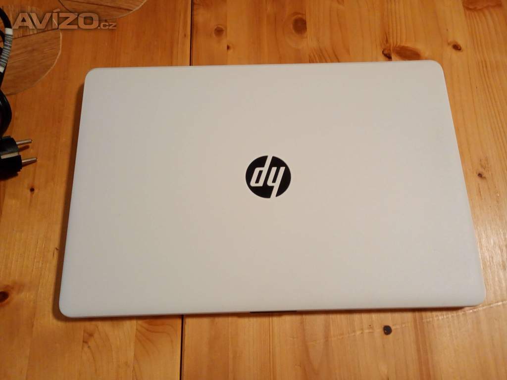 Notebook - HP 15-rb096nc Snow White - špičkový stav -
