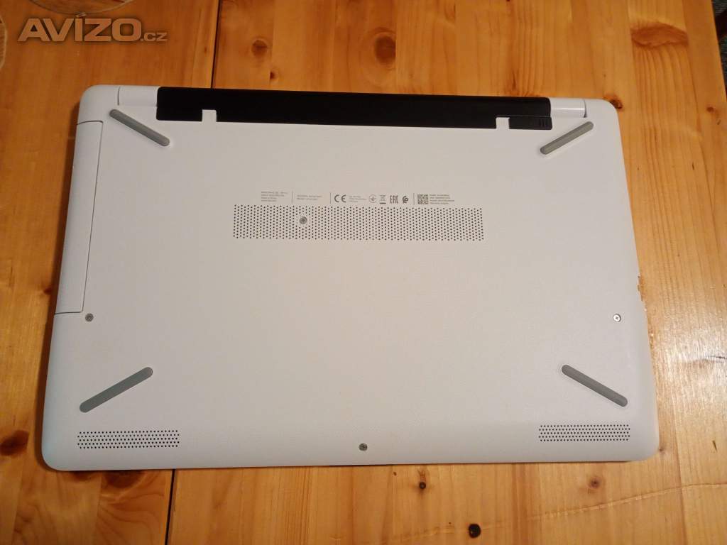 Foto inzerátu Notebook - HP 15-rb096nc Snow White - špičkový stav -