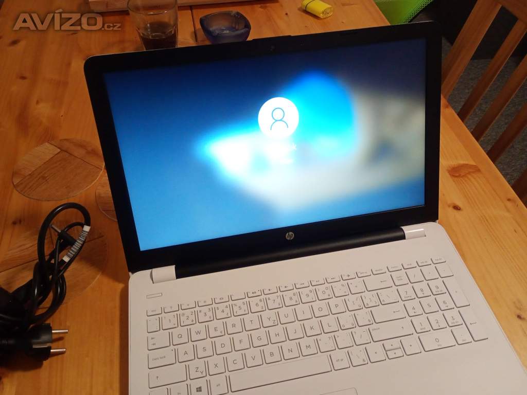 Foto inzerátu Notebook - HP 15-rb096nc Snow White - špičkový stav -