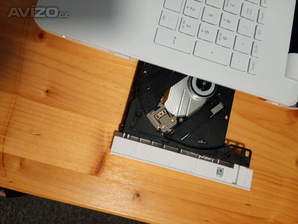 Foto inzerátu Notebook - HP 15-rb096nc Snow White - špičkový stav -