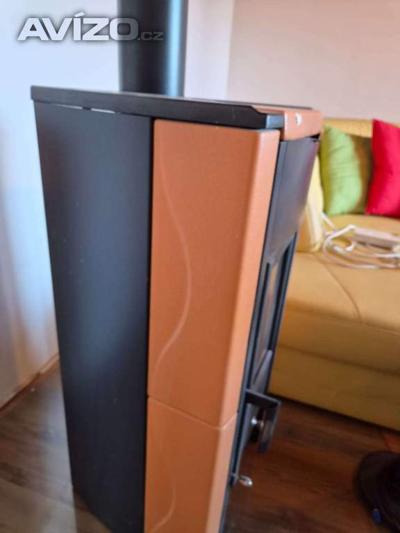 Málo používaná krbová kamna zn. NORDICA