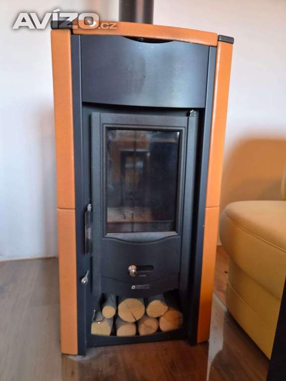 Foto inzerátu Málo používaná krbová kamna zn. NORDICA