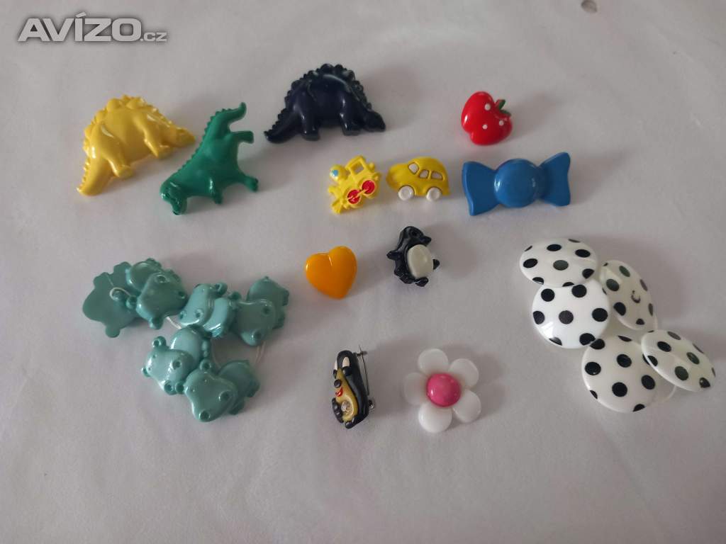 Knoflíky, látačky s dřeveným hříbkem, běžce...... 