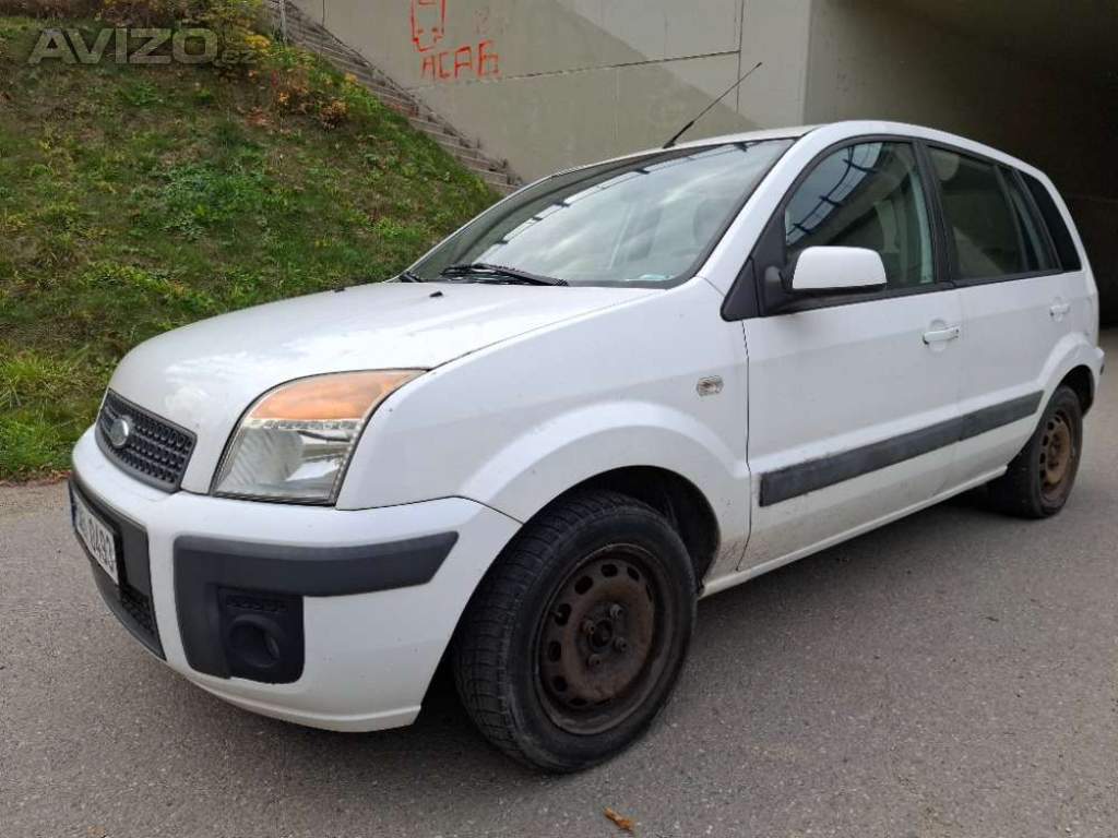 Fusion1.4i SPOELHLIVÝ VŮZ / DENNÍ PROVOZ, ZIMNÍ PNEU, CLIMA