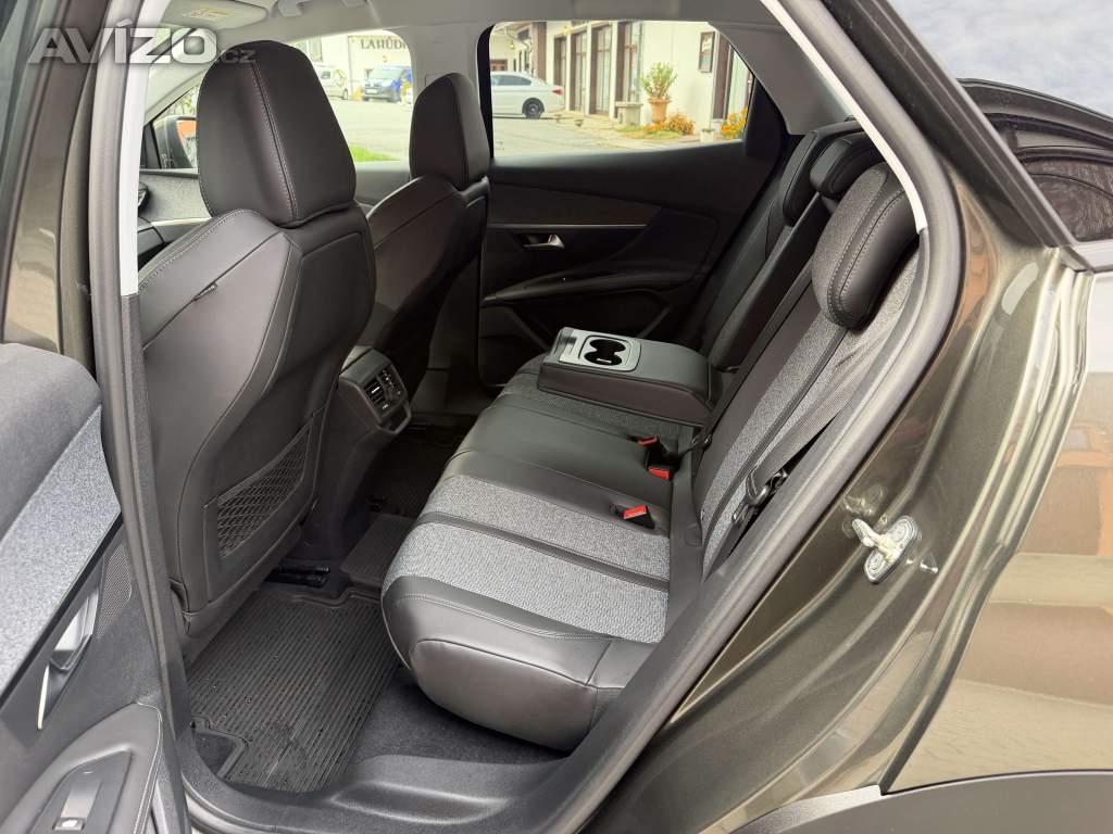 Foto inzerátu Peugeot 3008 1.5 BHDI(96 KW), ALLURE, naj. 49 000 km, ČR