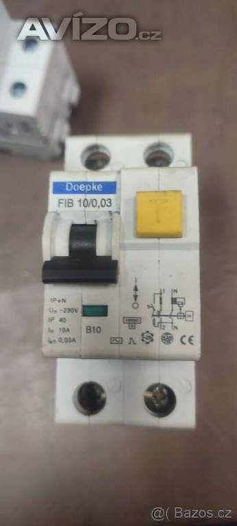 Foto inzerátu Elektro - chránič, stykač, jistič, ethernet konektor profi 