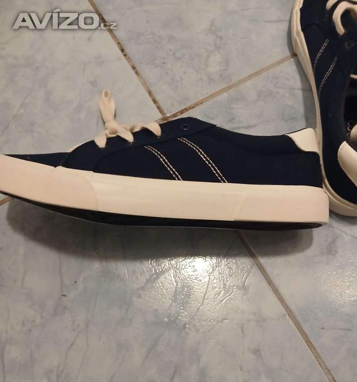 Foto inzerátu Pánská tmavě modrá obuv 