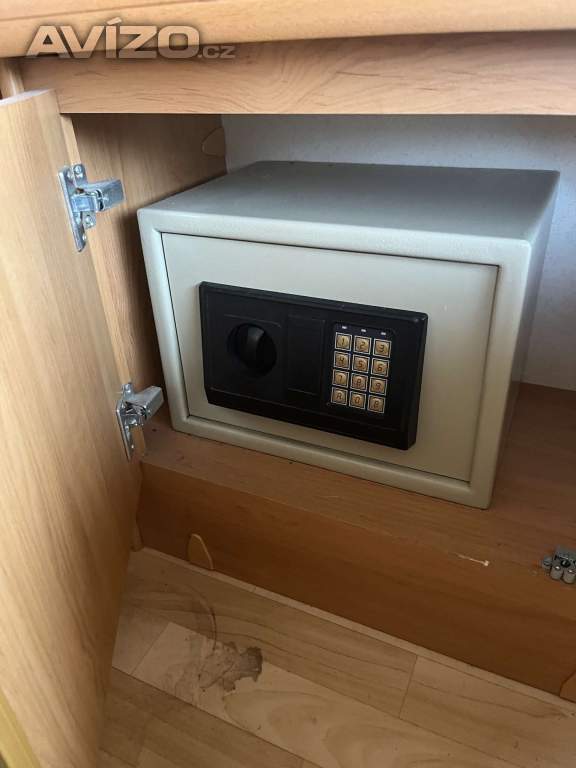 Foto inzerátu Obytný přívěs-karavan-Hobby 560 excelent easy