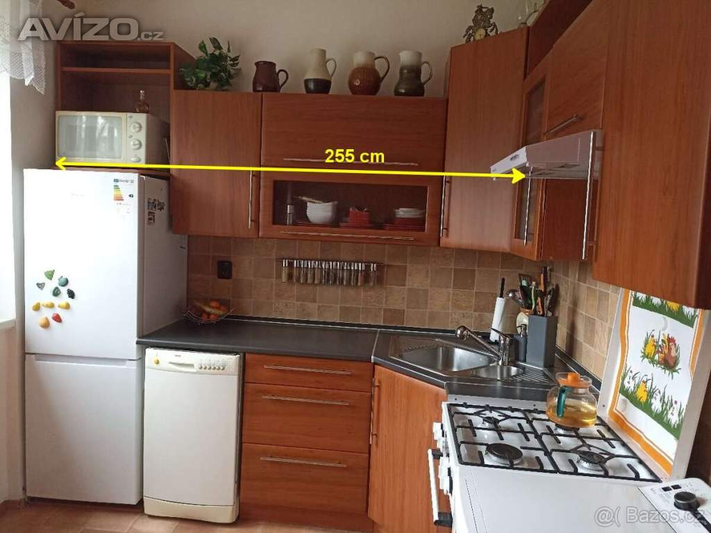 Foto inzerátu kuchyňská linka s digestoří