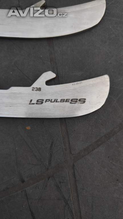 Foto inzerátu Nože do bruslí Bauer TUUK LS Pulse SS Edge – délka 238 (vel. 4.5) – zánovní