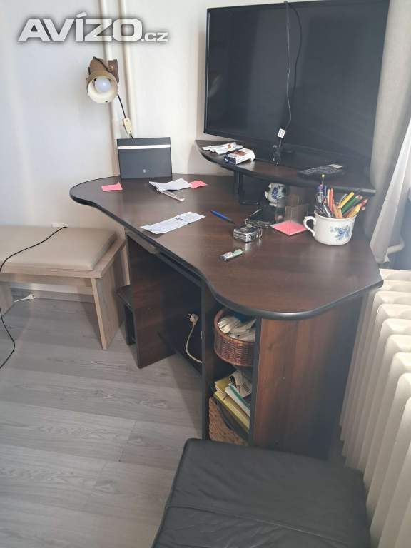 Rohový PC stůl 