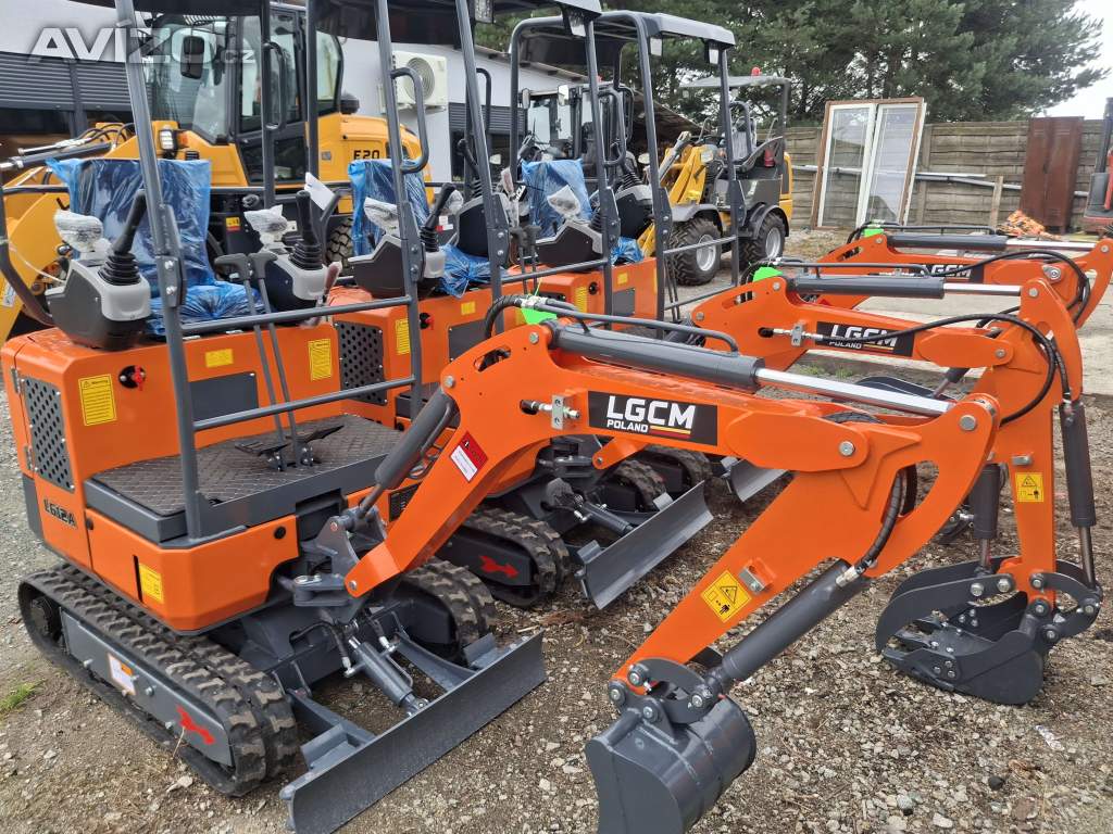 Foto inzerátu Minirypadlo Kubota LGCM LG12A s drapákem + 3 lžíce