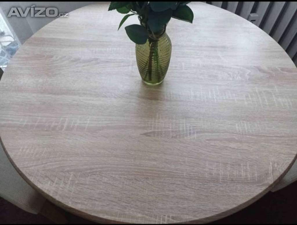 Foto inzerátu Kulatý velmi kvalitní stůl