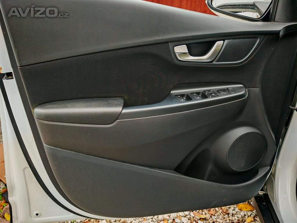 Foto inzerátu Hyundai Kona - bouraný 