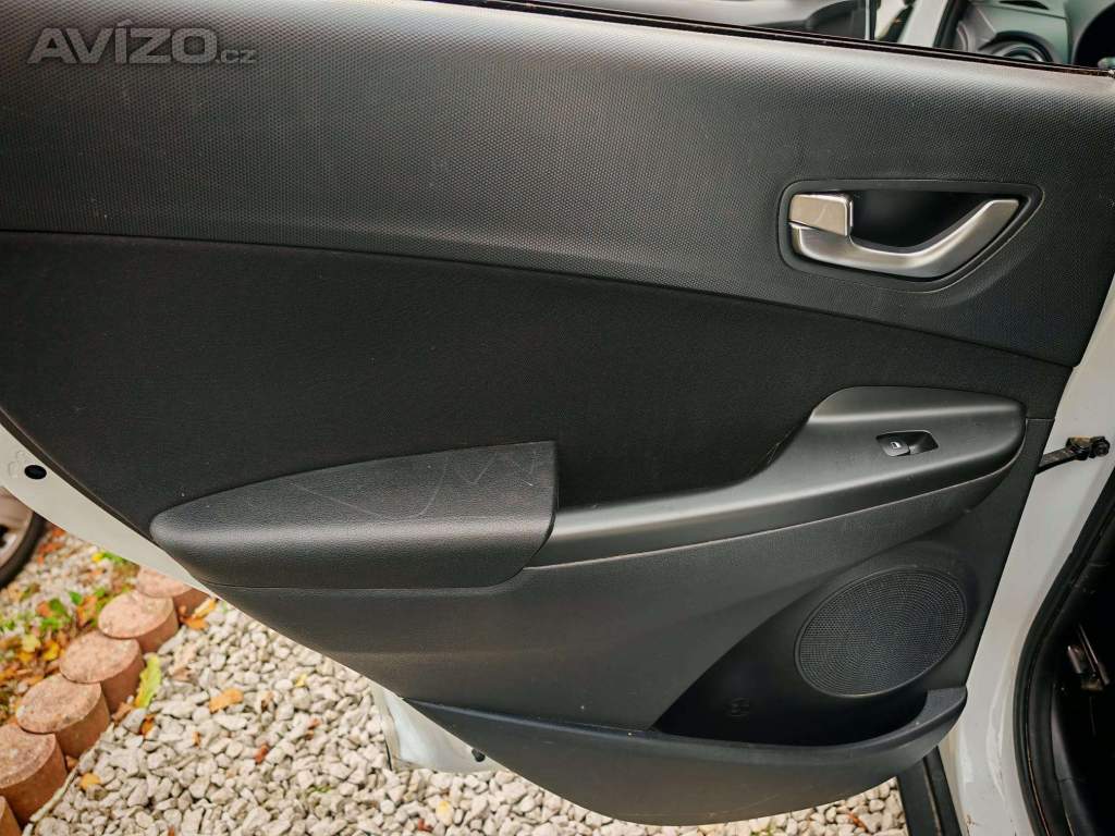 Foto inzerátu Hyundai Kona - bouraný 