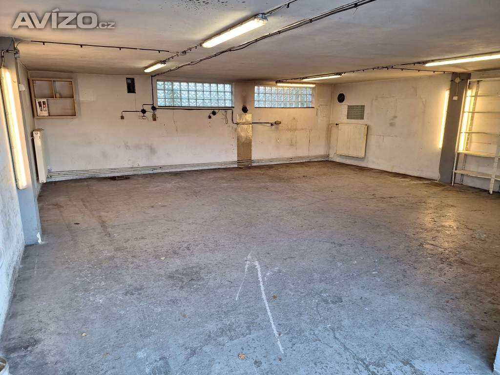 Pronájem velké garáže v Ostravě Radvanicích 60m2