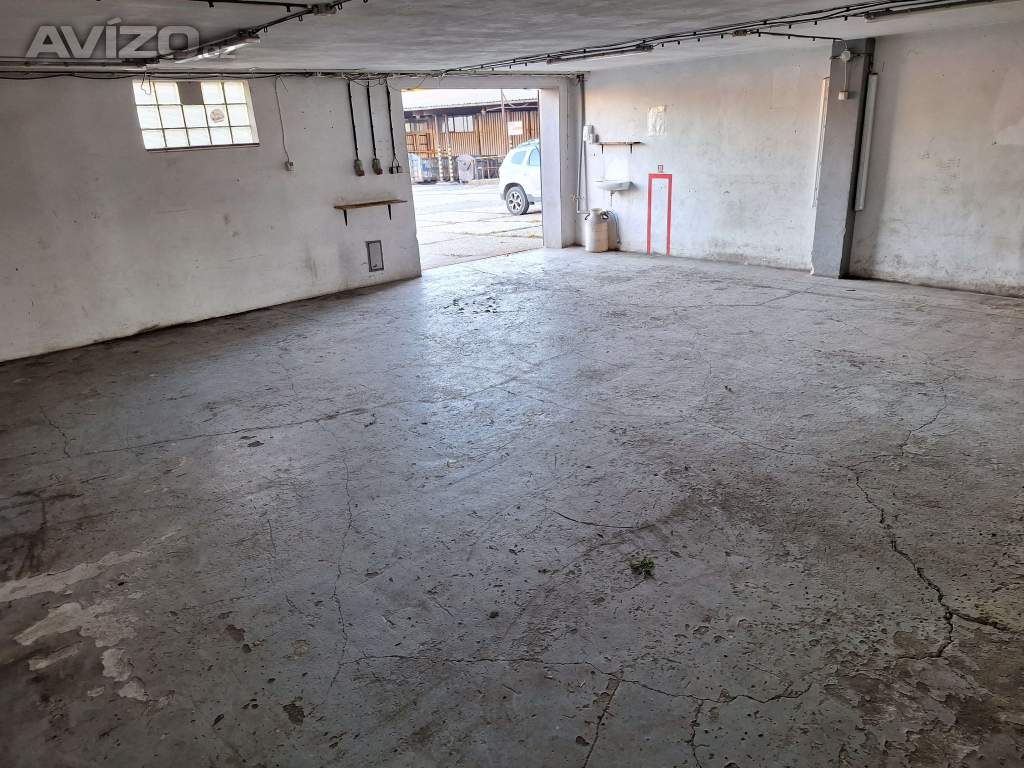 Foto inzerátu Pronájem velké garáže v Ostravě Radvanicích 60m2
