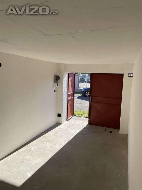 Foto inzerátu Pronajmu garáž: ul. Gajdošova (Mor.Ostrava) | 20m²