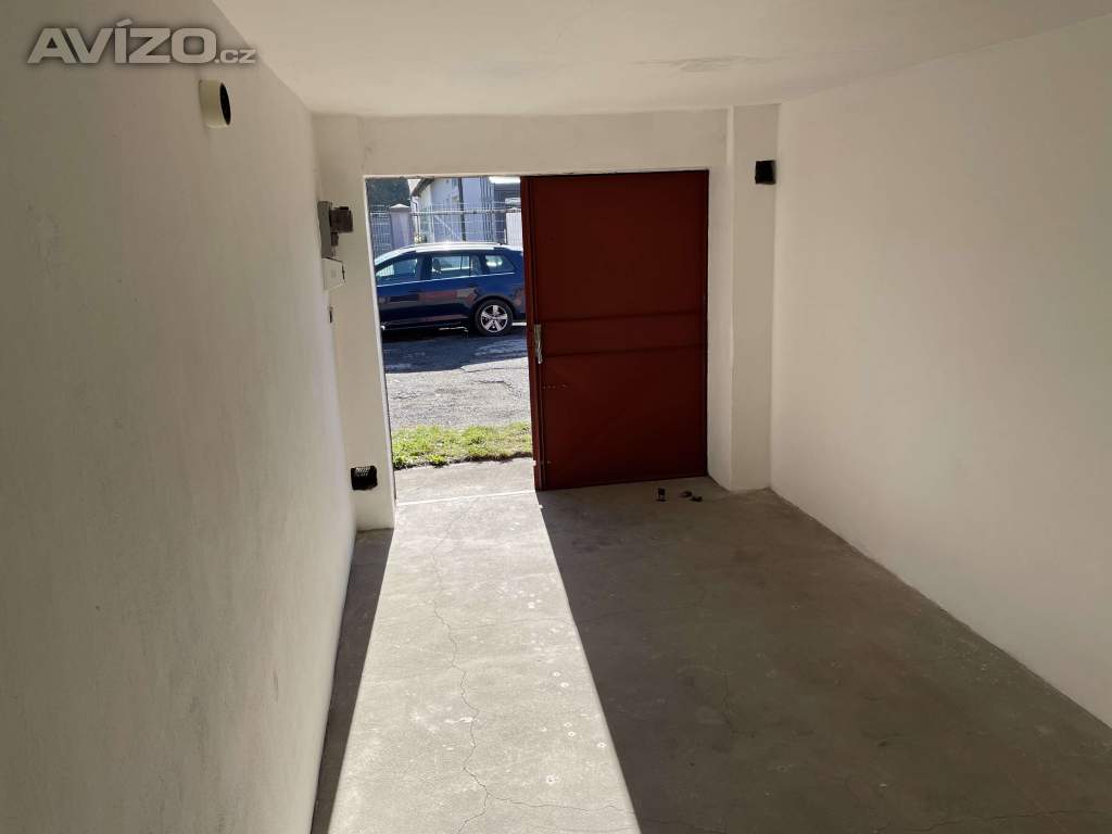Foto inzerátu Pronajmu garáž: ul. Gajdošova (Mor.Ostrava) | 20m²