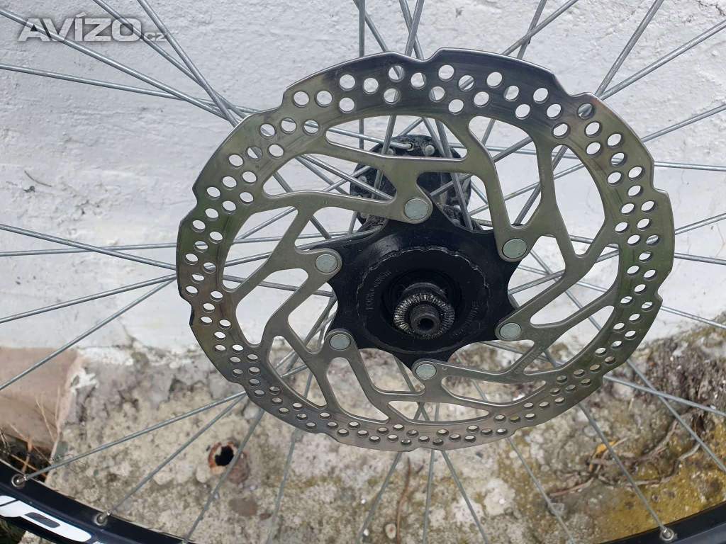 Foto inzerátu PREDNI KOLO 26PALCU,NABOJ NA UPINAK,KOT BRZDA PRUMER 160MM