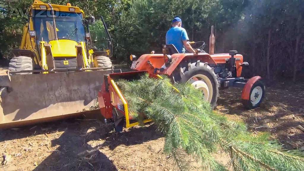 Foto inzerátu ŠTĚPKOVAČ ZA TRAKTOR PTO - MODEL R-120