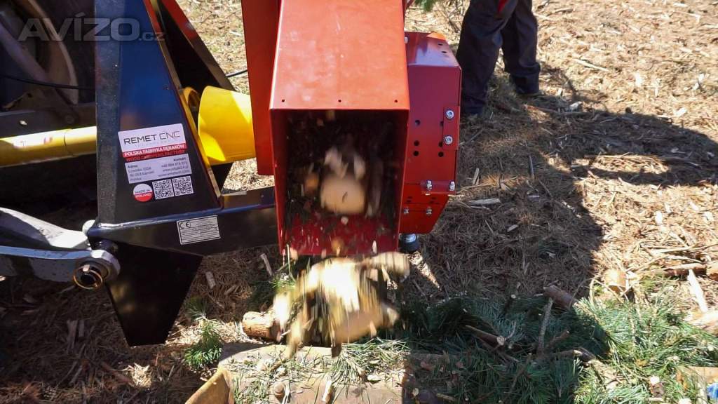 Foto inzerátu ŠTĚPKOVAČ ZA TRAKTOR PTO - MODEL R-120