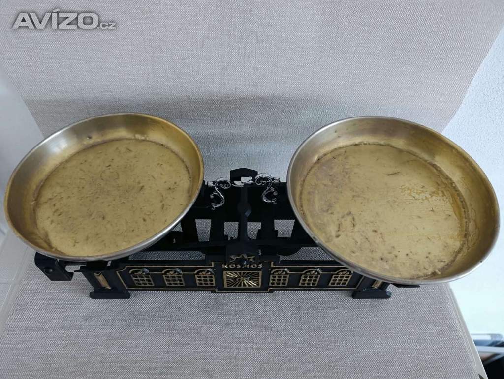 Foto inzerátu Starožitné váhy KOSMOS 5 kg – po renovaci. ČSSR